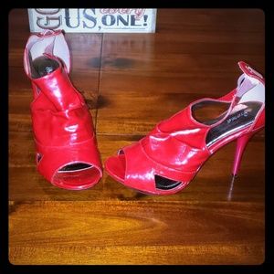 Womens heels BRAND NEW